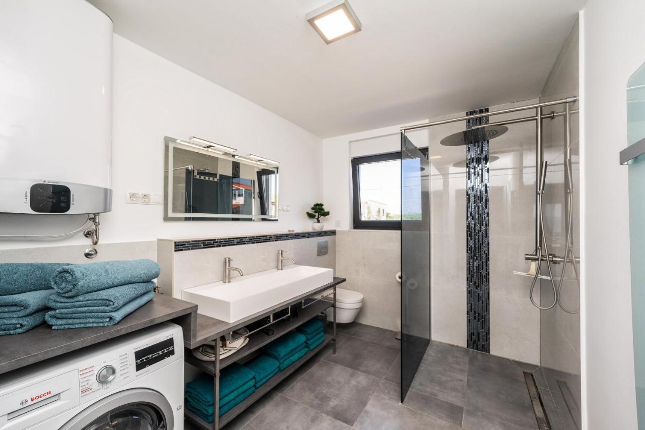 Jamc Dream Familientraum Direkt Am Meer Mit Beheiztem Pool Privlaka  Exterior foto